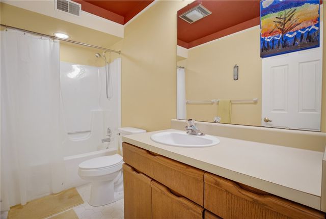 501 White Birch Ct, Harmar, PA 15238