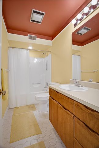 501 White Birch Ct, Harmar, PA 15238