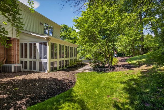 501 White Birch Ct, Harmar, PA 15238