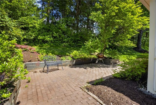 501 White Birch Ct, Harmar, PA 15238
