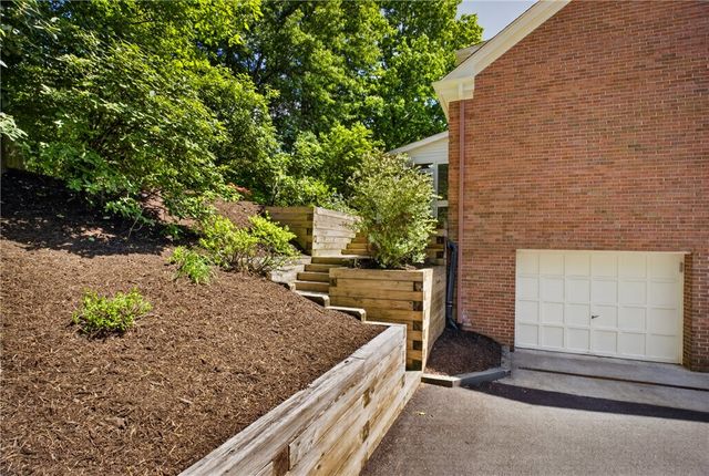 501 White Birch Ct, Harmar, PA 15238