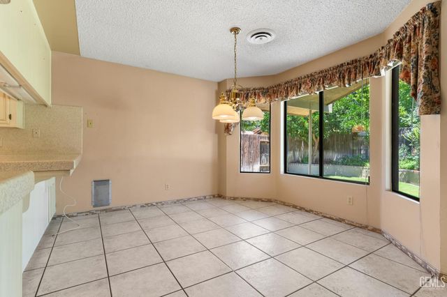 7308 Budge Way, Bakersfield, CA 93309