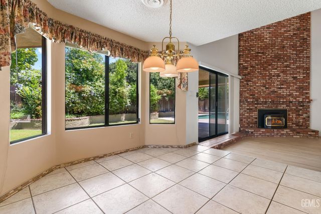 7308 Budge Way, Bakersfield, CA 93309