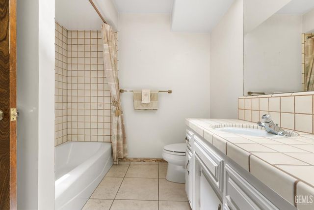 7308 Budge Way, Bakersfield, CA 93309