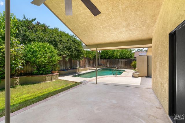 7308 Budge Way, Bakersfield, CA 93309