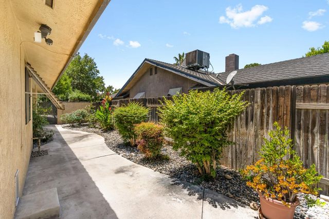 7308 Budge Way, Bakersfield, CA 93309