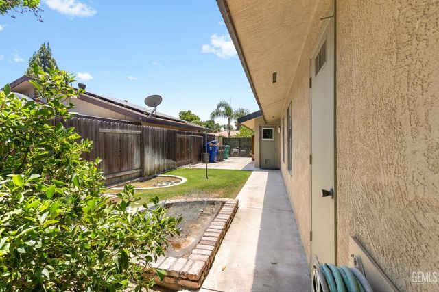 7308 Budge Way, Bakersfield, CA 93309