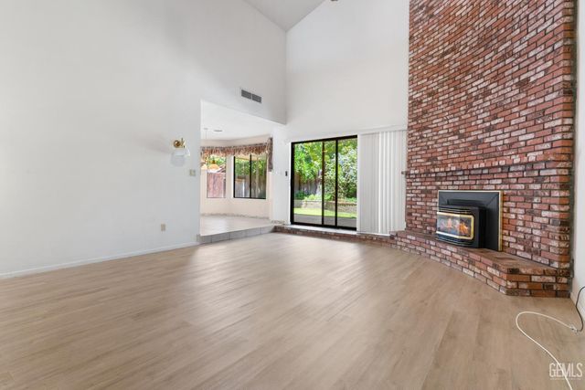 7308 Budge Way, Bakersfield, CA 93309