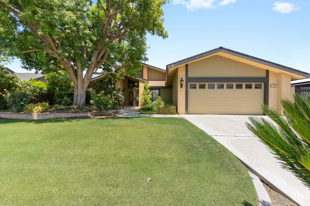 7308 Budge Way, Bakersfield, CA 93309