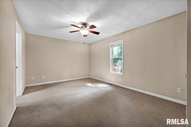 228 BRIARWOOD Place, Dahinda, IL 61428