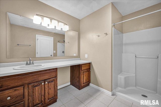 228 BRIARWOOD Place, Dahinda, IL 61428