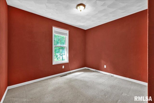 228 BRIARWOOD Place, Dahinda, IL 61428