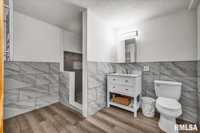 228 BRIARWOOD Place, Dahinda, IL 61428