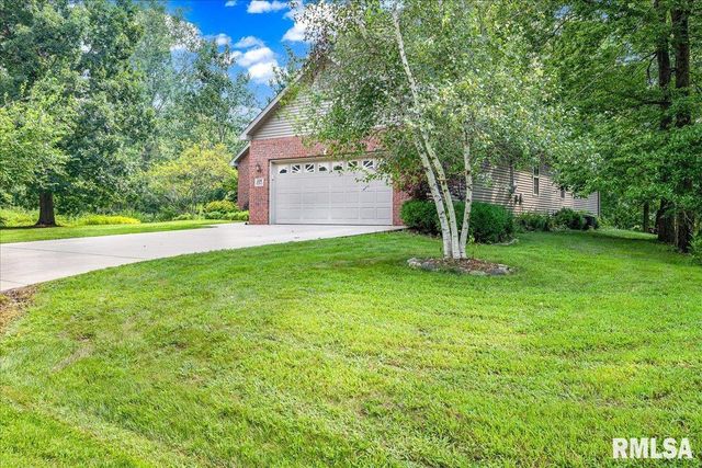 228 BRIARWOOD Place, Dahinda, IL 61428
