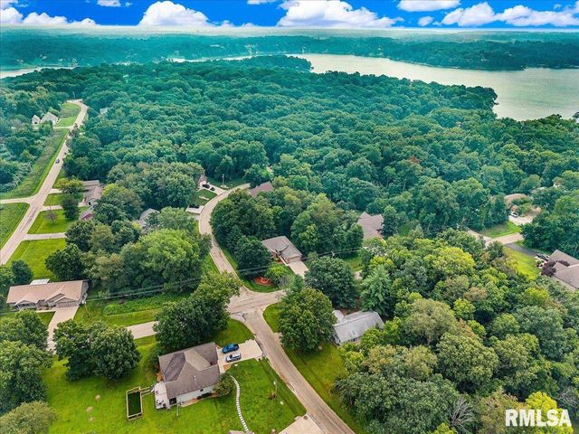 228 BRIARWOOD Place, Dahinda, IL 61428