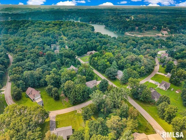 228 BRIARWOOD Place, Dahinda, IL 61428