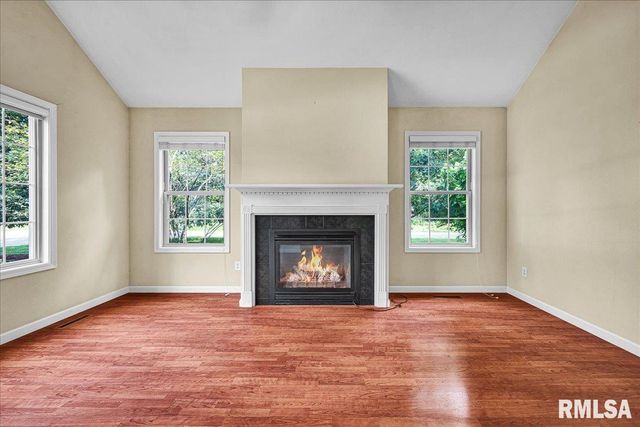 228 BRIARWOOD Place, Dahinda, IL 61428