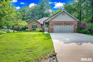 228 BRIARWOOD Place, Dahinda, IL 61428