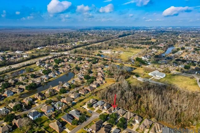 36286 W Pine Grove Ct, Prairieville, LA 70769