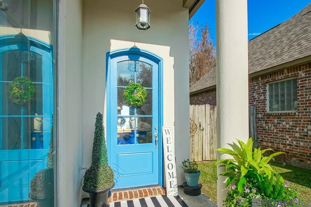 36286 W Pine Grove Ct, Prairieville, LA 70769