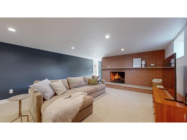 1516 Ruart Dr, Loveland, CO 80538