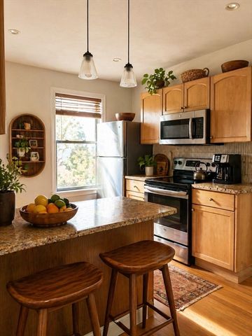 44 Wallis St 1, Beverly, MA 01915