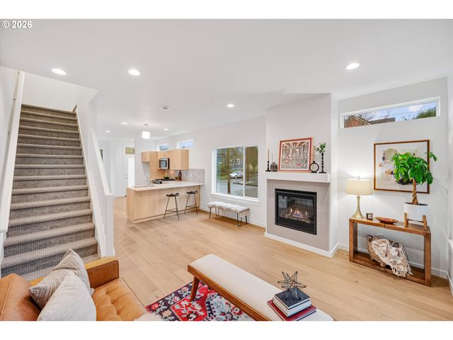 1418 N Jarrett St, Portland, OR 97217