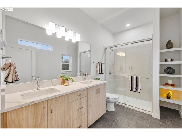 1418 N Jarrett St, Portland, OR 97217