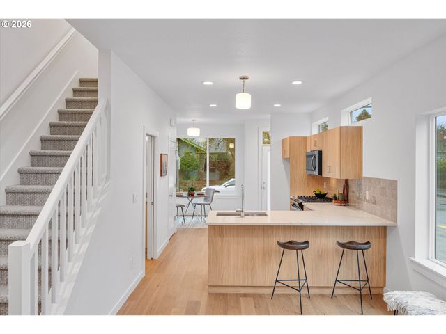 1418 N Jarrett St, Portland, OR 97217