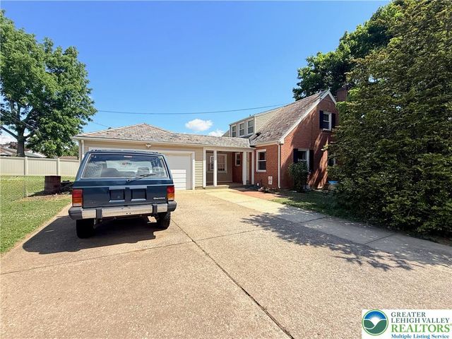 2303 Huntington Street, Bethlehem City, PA 18017