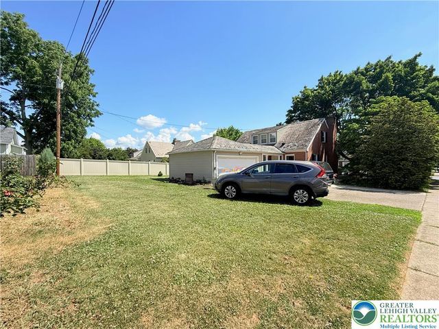 2303 Huntington Street, Bethlehem City, PA 18017