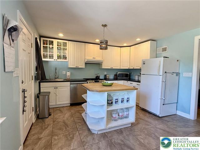 2303 Huntington Street, Bethlehem City, PA 18017