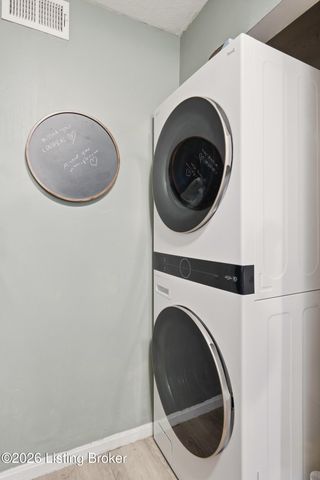 3506 Lodge Ln APT 326, Louisville, KY 40218