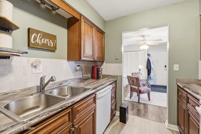 3506 Lodge Ln APT 326, Louisville, KY 40218