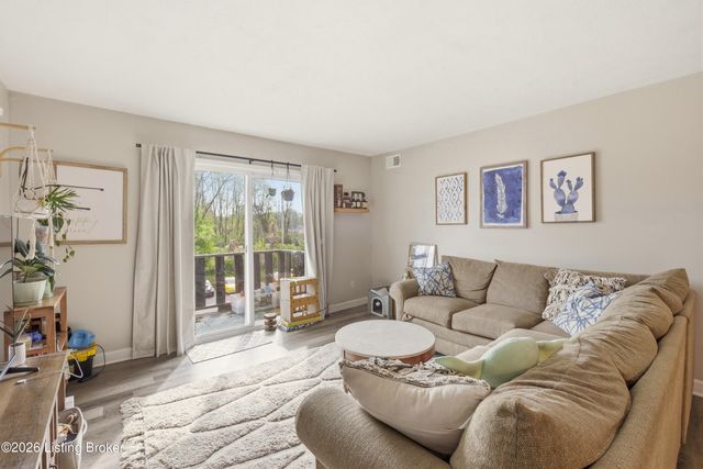 3506 Lodge Ln APT 326, Louisville, KY 40218