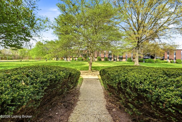 3506 Lodge Ln APT 326, Louisville, KY 40218