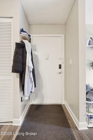 3506 Lodge Ln APT 326, Louisville, KY 40218