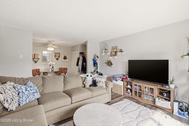 3506 Lodge Ln APT 326, Louisville, KY 40218