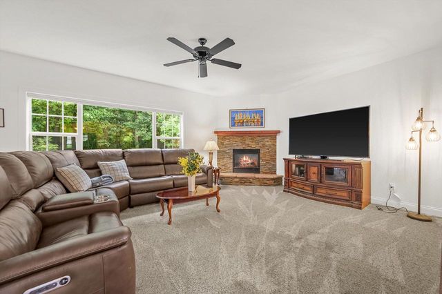 1809 Coldwater Creek DRIVE, Waukesha, WI 53188