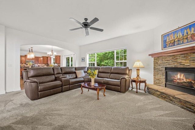1809 Coldwater Creek DRIVE, Waukesha, WI 53188