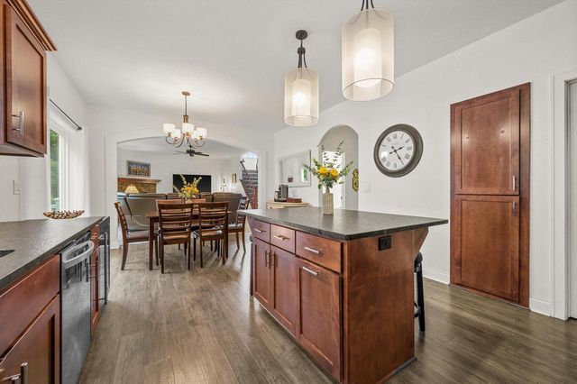 1809 Coldwater Creek DRIVE, Waukesha, WI 53188
