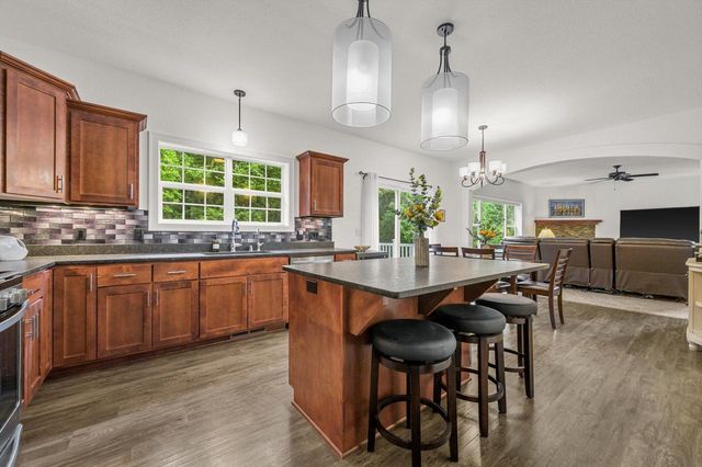 1809 Coldwater Creek DRIVE, Waukesha, WI 53188