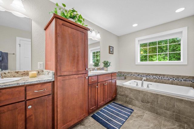 1809 Coldwater Creek DRIVE, Waukesha, WI 53188