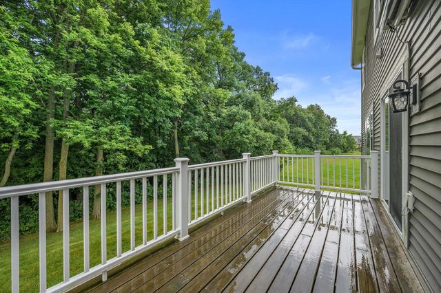 1809 Coldwater Creek DRIVE, Waukesha, WI 53188