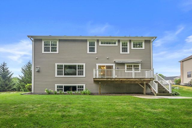 1809 Coldwater Creek DRIVE, Waukesha, WI 53188