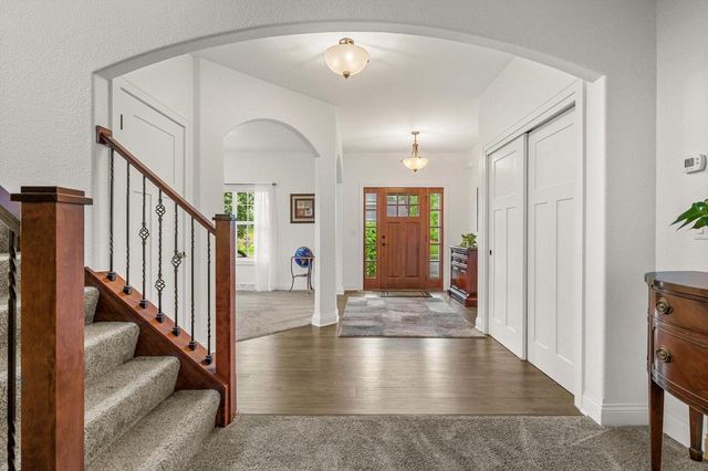 1809 Coldwater Creek DRIVE, Waukesha, WI 53188
