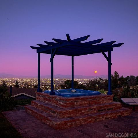 1673 Hillsmont Dr, El Cajon, CA 92020