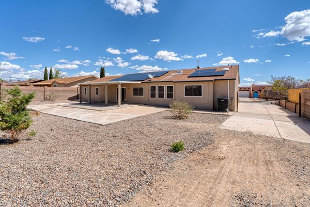 2028 CLEARWATER Loop NE, Rio Rancho, NM 87144