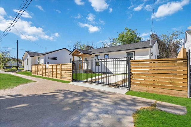 1503 Cavalcade Street 1-2, Houston, TX 77009