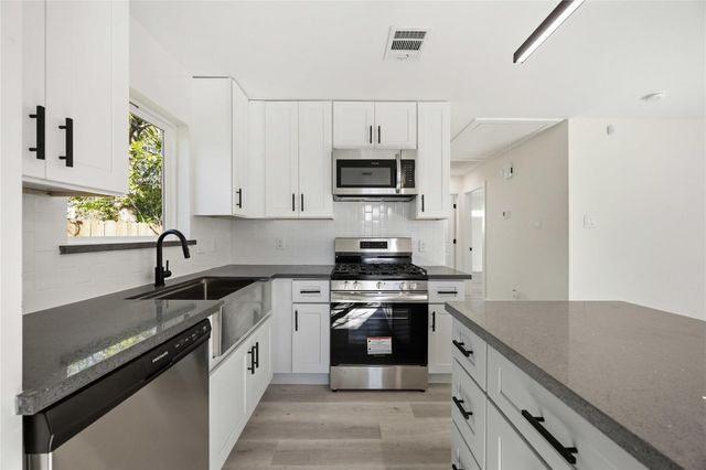 1503 Cavalcade Street 1-2, Houston, TX 77009